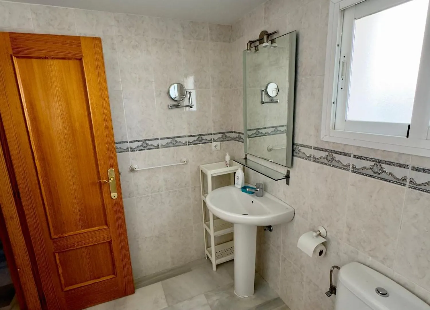 Apartamento Soleado En Miraflores Malaga