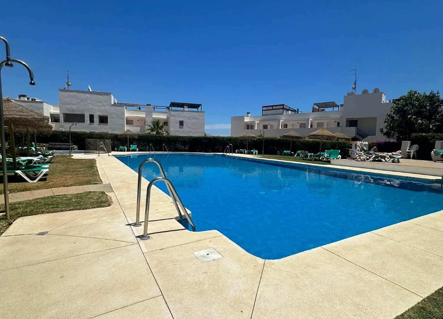 Apartamento Soleado En Miraflores Malaga