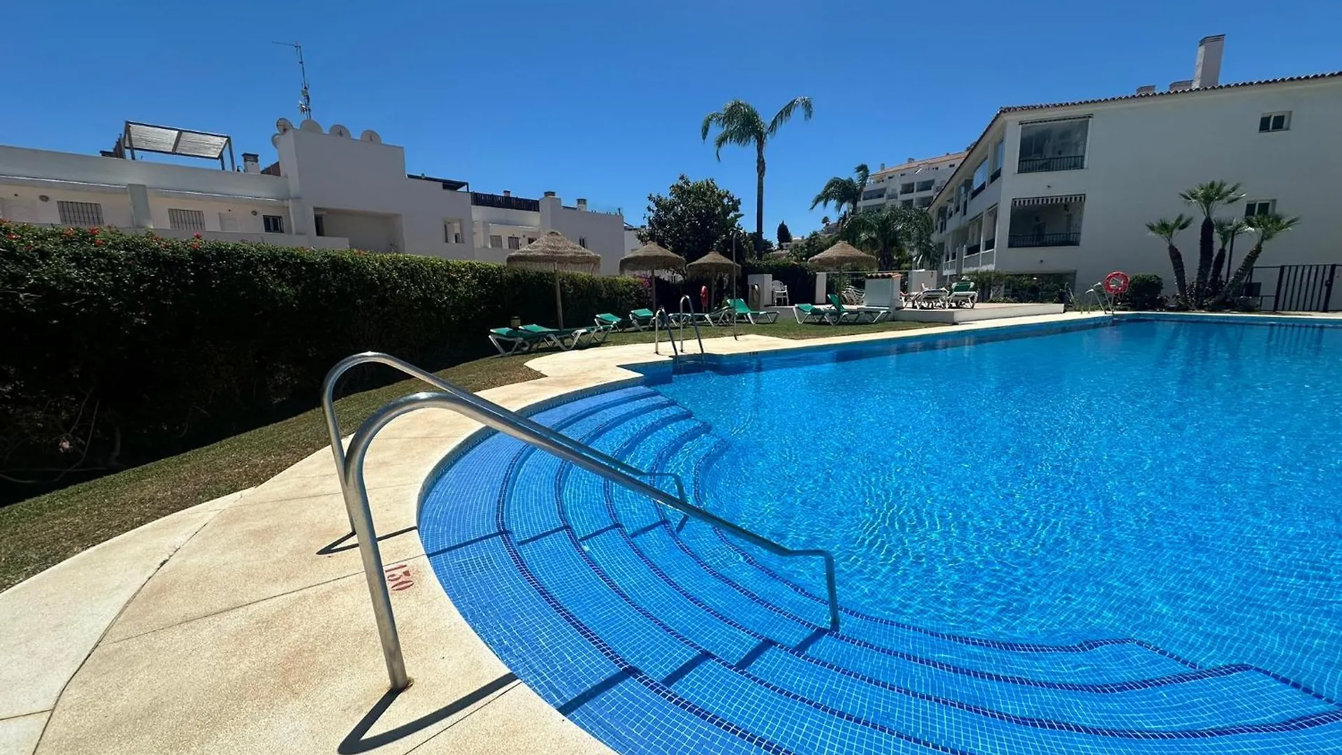 Apartamento Soleado En Miraflores Malaga Apartment